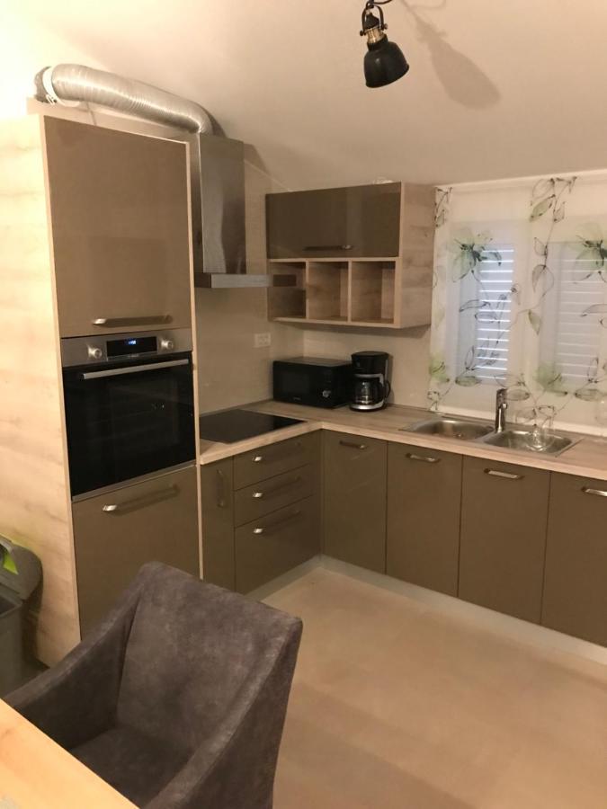 Albatros Apartment Kastel Sucurac Ngoại thất bức ảnh