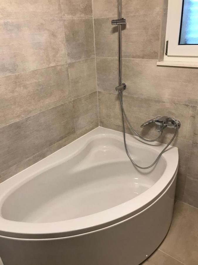 Albatros Apartment Kastel Sucurac Ngoại thất bức ảnh