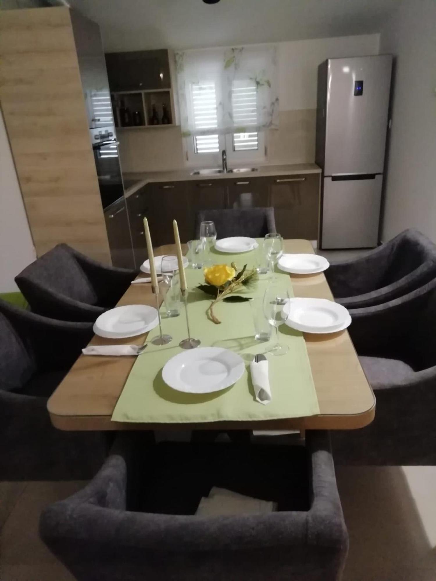 Albatros Apartment Kastel Sucurac Ngoại thất bức ảnh